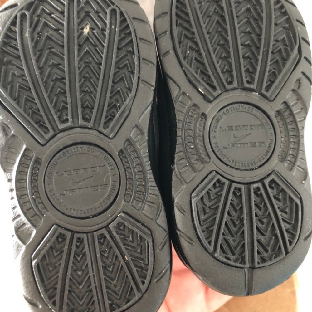Nike Runners - Picture 2 of 3